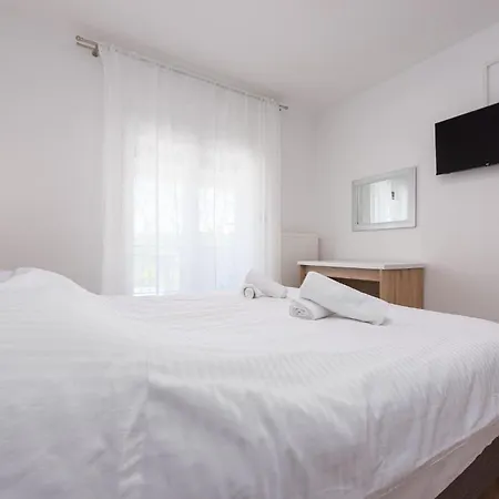 Beautiful In With Kitchen Zadar