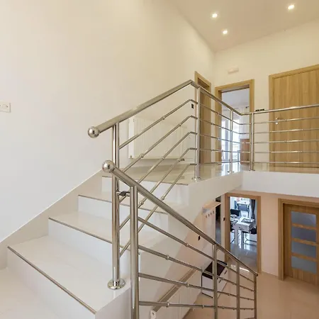 Beautiful In With Kitchen Holiday home