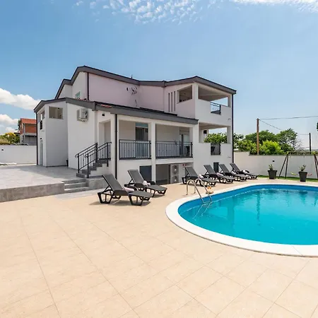 Beautiful In With Kitchen Zadar